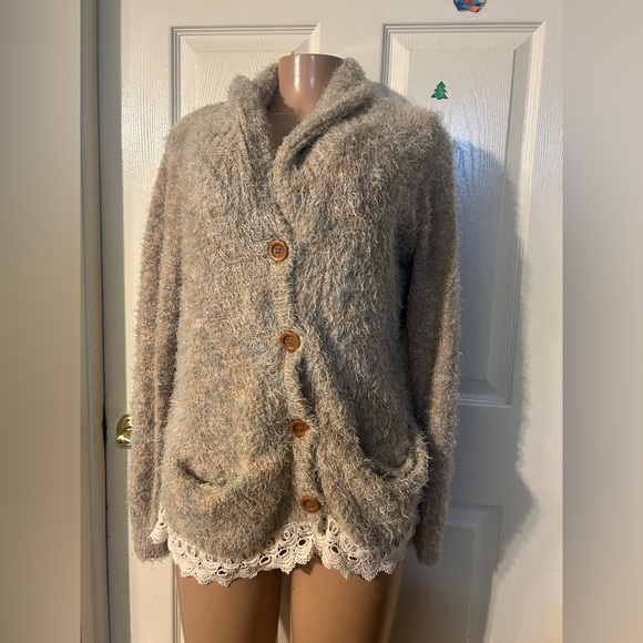 Gimmicks by BKE Textured Beige Knit Cardigan - Picture 1 of 4